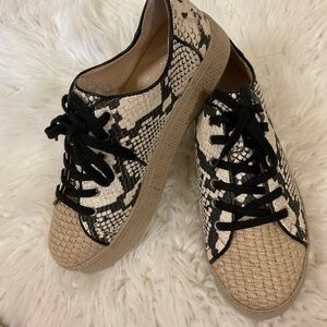 Vince Camuto Snakeskin Print Platform Sneakers Woven Jute Toes Size 9